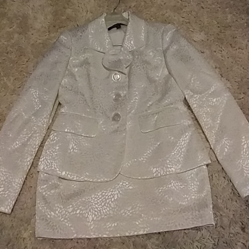 💕💕GORGEOUS 2PC PEARL KASPER SUIT SIZE 2P